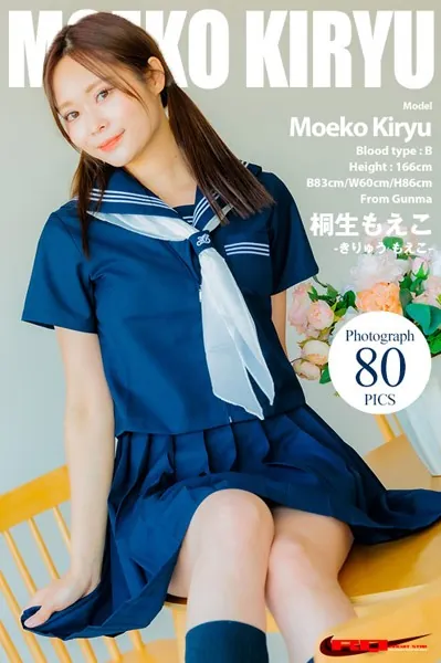 桐生もえこ セーラー服